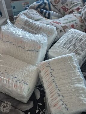 White Disposable Baby Diapers - 135 Diapers Size 2